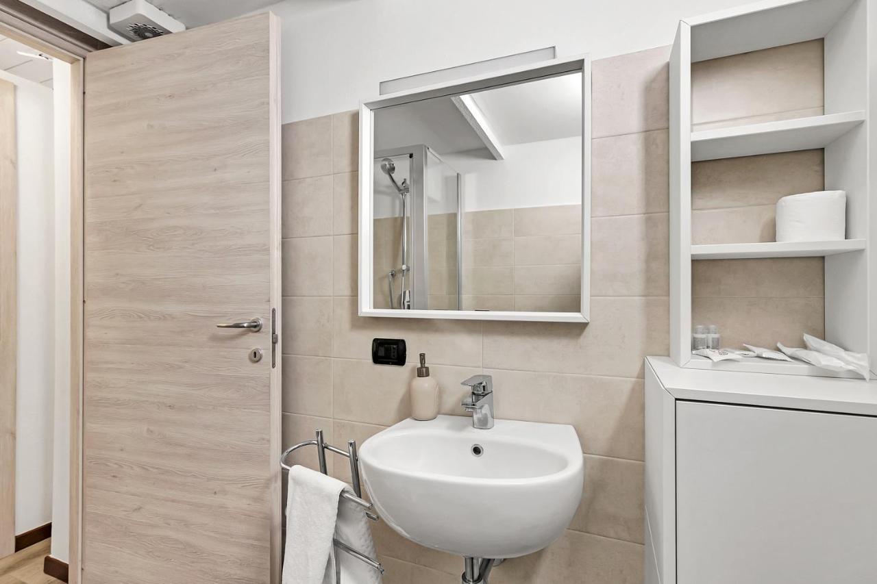 Loft Daiquiri Nel Centro Di Milano, Via Sottocorno, Porta Vittoria Apartment Bagian luar foto